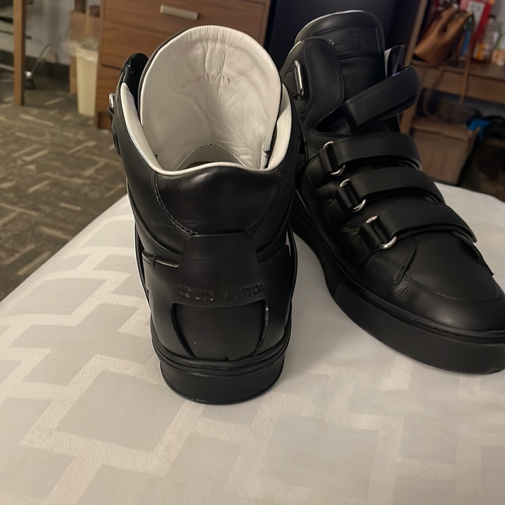 Black 10.5 Louis Vuitton Gently used - Picture 3 of 4